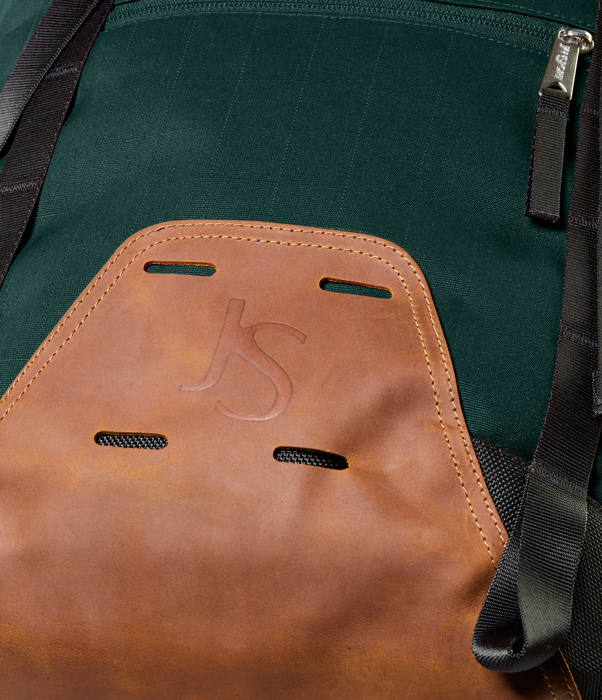cruiser-rucksack-l3 JS0A86EP7F7-DET4.png